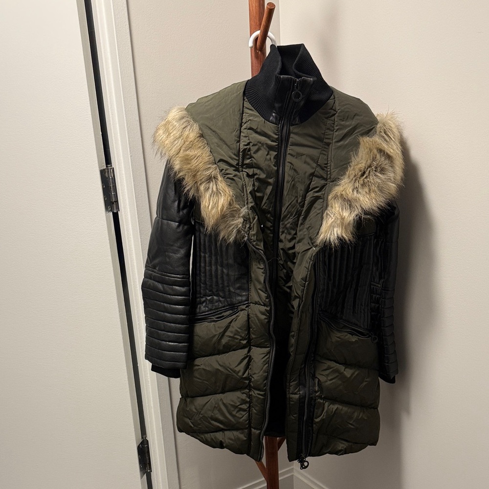 Noize Jacket - Olive Green Fur-Trimmed Women's Jacket